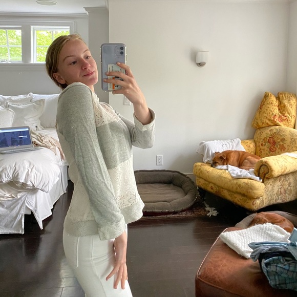 Grey and White lace sweater - Picture 5 of 6